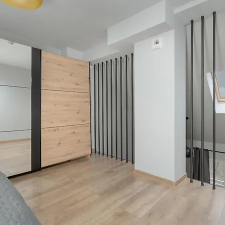 Апартаменты Apartament W Stylu Loft Antresola & Balkon By Renters