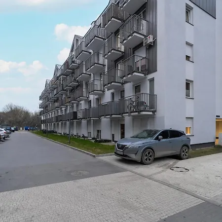 Апартаменты Apartament W Stylu Loft Antresola & Balkon By Renters Познань